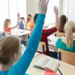 iata miza taierilor 45 milioane euro pe luna pentru cele 70 000 de burse ale elevilor din judet unul din doi ia bursa sociala 6869c3982af40