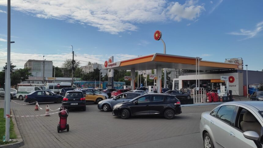 iesenii se pregatesc de scumpirea carburantilor cozi la majoritatea statiilor de alimentare din oras 688b87fcf2081