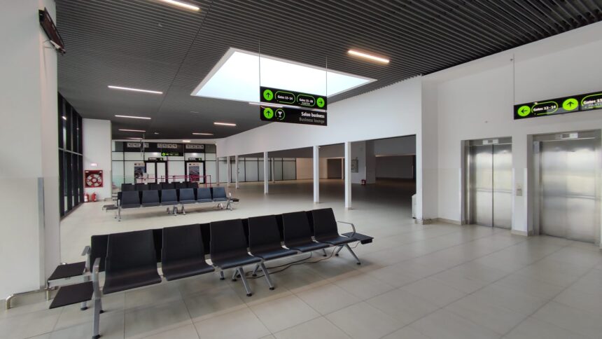 inca 450 de locuri pentru pasageri in salile de asteptare de la aeroport 687aee666b453