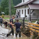inca o suta de pompieri se deplaseaza spre zonele afectate de inundatii din suceava si neamt video 6888e227246f1