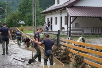 inca o suta de pompieri se deplaseaza spre zonele afectate de inundatii din suceava si neamt video 6888e227246f1
