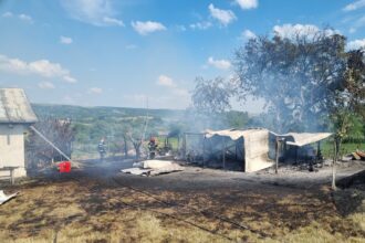 incendiu la o casa parohiala din comuna dobrovat 686a8256c4cf9
