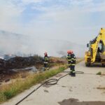 incendiu la o platforma de depozitare a deseurilor la uricani 686cc019e8be4