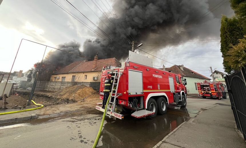 incendiu la un depozit de detergenti din fostul fortus 686bec4f3ecb2 1