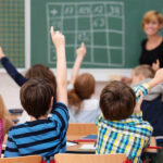 incepand din toamna invatatorii vor lucra cu 2 ore mai mult pe saptamana 688746c4f26a6