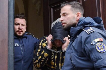 inchisoare pe viata pentru autorul dublei crime din bihor l a ucis pe fiul fostei sale educatoare iar pe femeie a violat o si a scalpat o inainte de a o omori 6870cbf4b76ff