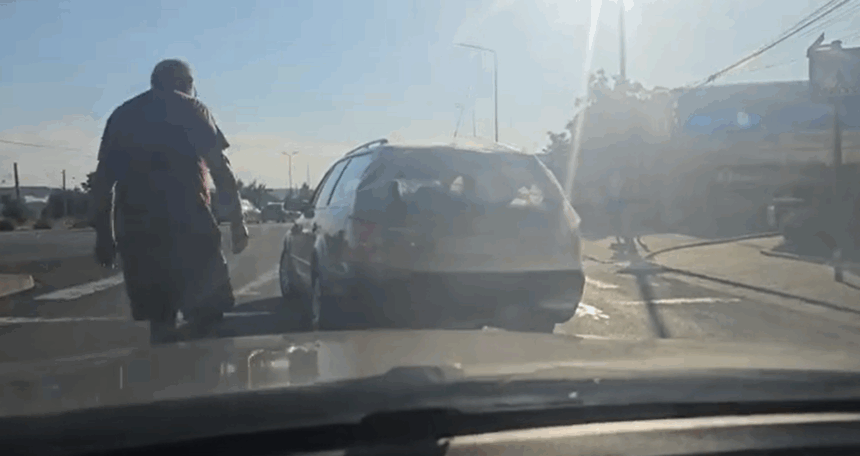 incident socant la iesirea din iasi sofer agresiv a blocat traficul a scuipat si a lovit geamul unei familii cu copil 688b7bb6bc456