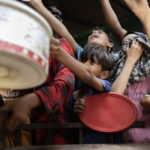 israelul a anuntat ca a parasutat ajutoare umanitare in fasia gaza ministrul securitatii nationale acuza o capitulare in fata hamas 6885e3e1c1e9b