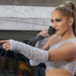 jennifer lopez a ajuns la bucuresti artista va sustine un concert in aceasta seara in piata constitutiei 6885cf695bd18