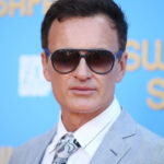 julian mcmahon a murit actorul cunoscut pentru rolurile din fantastic four si nip tuckavea 56 de ani boala care l a rapus 6868cbd4d7765