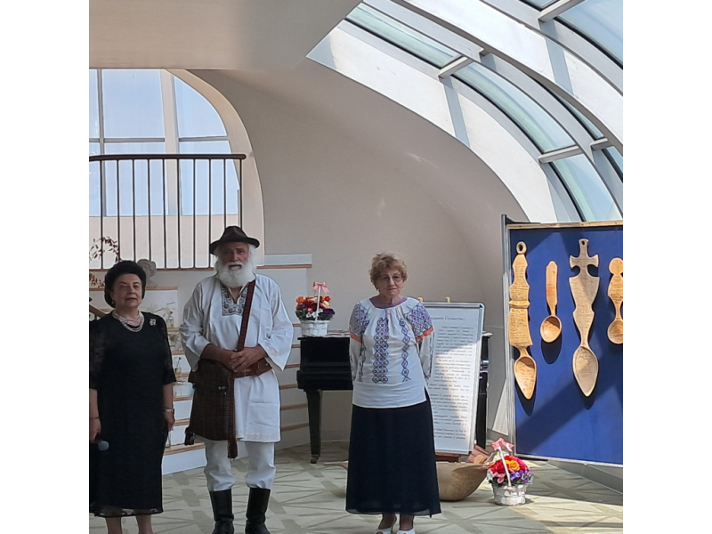 lingura ca semn al vietii o expozitie tulburatoare semnata de florin cramariuc inaugurata la palatul braunstein 68860d698d93b