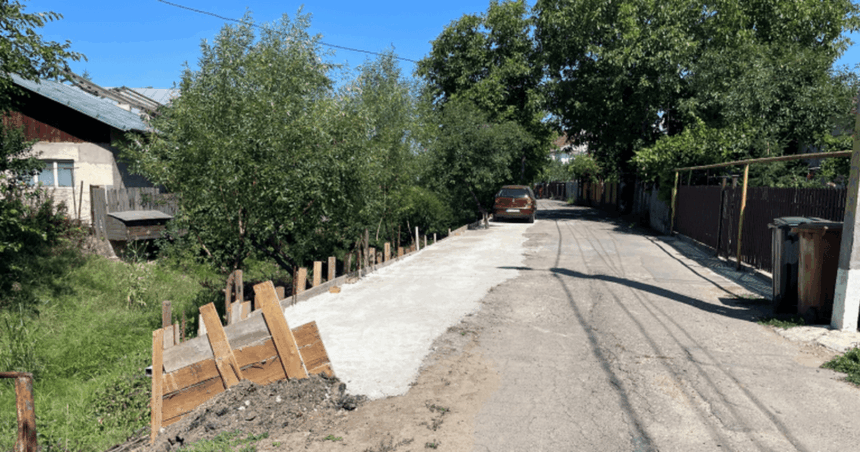 localnicii de pe o strada din oras si au facut parcare pentru masini in albia unui rau oamenii au turnat beton fara sa le mai pese de lege 68816a1af3a2c
