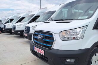 microbuze scolare electrice noi marca ford pentru o treime dintre comunele judetului cheile si actele au fost inmanate ieri la letcani 68802ad8960a8