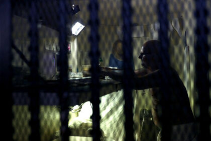 migrantii retinuti in inchisorile din sua sunt tinuti in conditii inumane arata un raport al human rights watch 687f4ecc57773