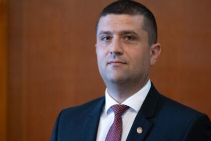 ministrul economiei sunt consilii de administratie unde directorul castiga peste 50 000 de lei pe luna 6866865a7d218