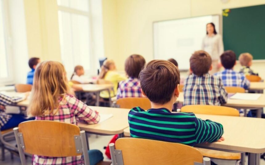 ministrul educatiei asa cum avem in italia si germania clase cu 30 de elevi o sa avem si in romania 686d62d9ea82c