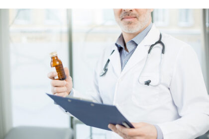 ministrul sanatatii face ordine cu forta la iasi spitalele vor absorbi rezidentii fara cabinet 686f84b871a27