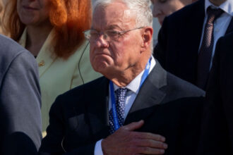 momentul in care emisarului lui trump keith kellogg i s au aratat componente occidentale gasite in dronele si rachetele rusesti 687a428a35d1b