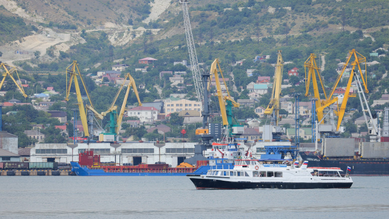 navele straine vor intra in porturile rusesti doar cu aprobarea fsb decretul a fost semnat de vladimir putin 687e581534275