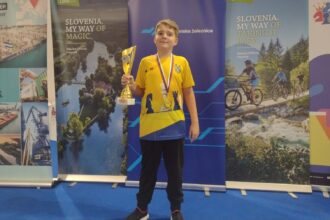 nicolas cazacu campion european la sah cu echipa romaniei under 12 6874e401f2200