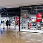 noua destinatie pentru pasionatii de sneakers in palas buzz sneaker station locatia afiseaza reduceri de pana la 40 68750a801ac23