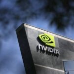 nvidia atinge o capitalizare bursiera record de 4 trilioane de dolari prima companie din istorie care reuseste acest lucru 686eb5e9cf249