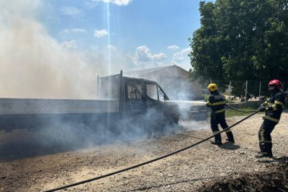 o autoutilitara s a facut scrum in comuna popricani 68764c32bf84a