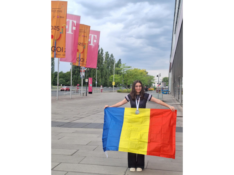 o eleva a colegiului national aduce argintul de la olimpiada europeana de informatica pentru fete 687e81806f162