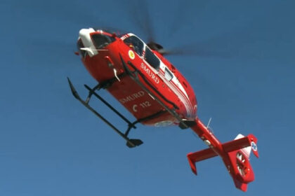 o femeie a fost strivita de doi bolovani in bucegi salvamontisii au solicitat ajutorul unui elicopter 687bc24d679f8