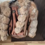 o femeie a ramas fara bani dupa ce a incercat sa vanda un palton pe olx 686b77cddf6ea