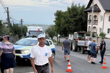 o fetita de 12 ani din suceava a murit intr un accident in care a fost implicat un tractor condus de un adolescent de 16 ani 68694baf1b637