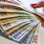 o fosta directoare de la electrica serv arestata preventiv dupa ce ar fi delapidat compania cu 45 milioane de lei in doar trei luni 68820c4d35409