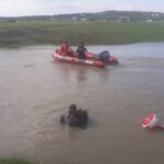 o persoana a fost gasita plutind in apele prutului 6888e3bbabf0f