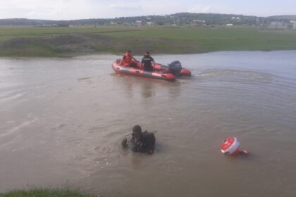 o persoana a fost gasita plutind in apele prutului 6888e3bbabf0f