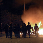 o zona in afara legii circa 100 de persoane au atacat cu mortiere masini in orasul francez limoges in ciocniri violente cu politia 687be1f88edd5