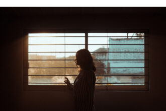 orasul tacut al celor singuri oameni in relatie doar cu munca lor 688712d3e177c