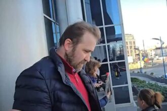 ovidiu jidveian fost subprefect de alba a fost inchis la penitenciarul aiud a fost condamnat la 5 ani si 9 luni de inchisoare dupa o teapa imobiliara 6870c63cc9ad6