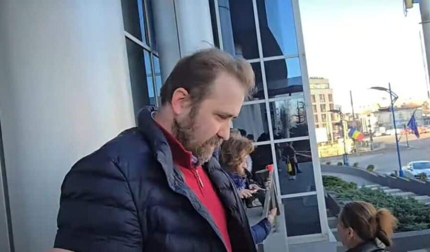 ovidiu jidveian fost subprefect de alba a fost inchis la penitenciarul aiud a fost condamnat la 5 ani si 9 luni de inchisoare dupa o teapa imobiliara 6870c63cc9ad6