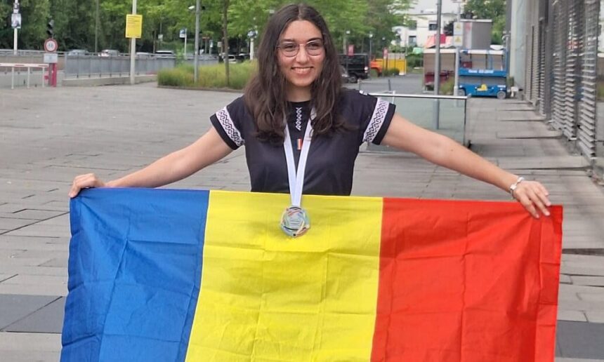 performanta ieseana la nivel european eleva ilinca rucsandra radu medalie de argint la olimpiada de informatica pentru fete 68802be7954ab
