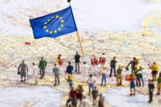 populatia ue a ajuns la un nivel record de 4504 milioane migratia este singurul motor care sta la baza cresterii 687118a573e44
