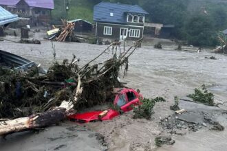 prefectura suceava numarul estimat al persoanelor afectate in urma inundatiilor depaseste 2 500 au fost confirmate 3 decese video 6887a1ec2ec4a