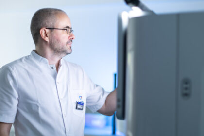 premiera in romania medlife aduce cea mai avansata tehnologie de secventiere si pregateste un program amplu de testare genetica 6875f94d9b128