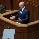 premierul ucrainean si a dat demisia parlamentul de la kiev urmeaza sa voteze un nou executiv zilele urmatoare 6877a1a9e4b8d