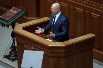 premierul ucrainean si a dat demisia parlamentul de la kiev urmeaza sa voteze un nou executiv zilele urmatoare 6877a1a9e4b8d