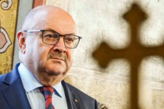 presedintele cj arges jigniri si limbaj agresiv la adresa unui consilier pnl erai limitat sa nu zic prost 6889ca4f1bfe9