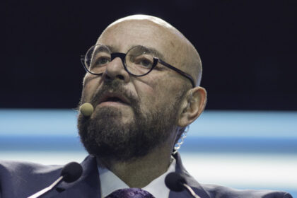 procurorii dna fac perchezitii acasa la piedone 687f272bb7057