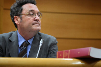 procurorul general al spaniei va fi judecat pentru divulgarea de informatii confidentiale catre presa 6889107044452