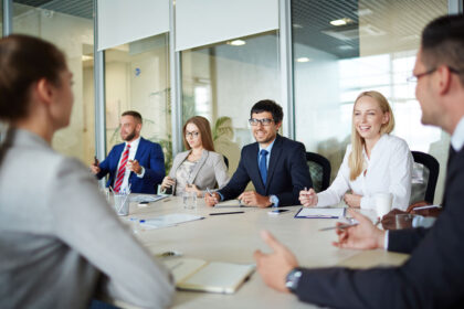 propunere din mediul academic iesean cei pusi politic in consiliile de administratie sa fie inlocuiti cu profesionisti care sa nu primeasca bani 6866a63e19e5c