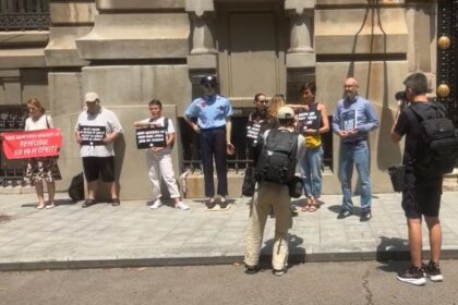 protest declic la igpr cerem demiterea sefului ipj prahova dorim un mesaj pentru sefii politiilor video 6878fb21864e0