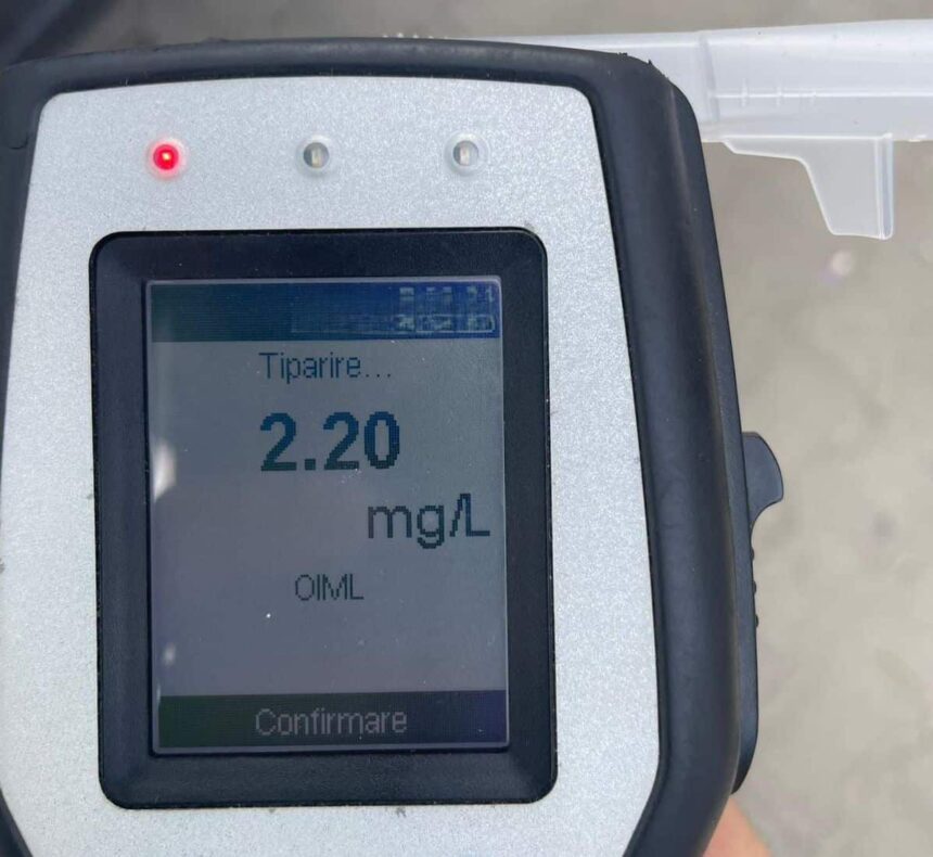 reactia politistilor ieseni dupa ce un sofer a suflat in etilotest nu afiseaza volti 688391c6f41cc